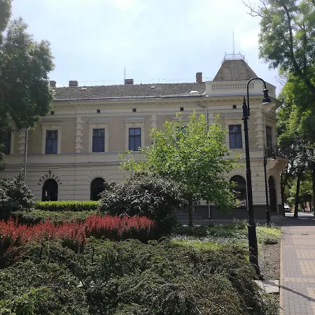 Deak Panzio Bed & Breakfast