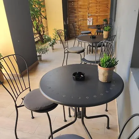 לינה וארוחת בוקר Deak Panzio 3*