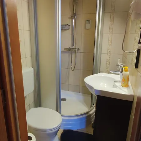 Bed and Breakfast Deak Panzio 3*